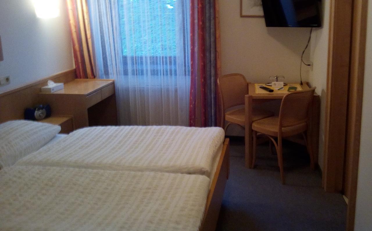 Hotel Zum Goldenen Hirschen Göstling an der Ybbs Buitenkant foto