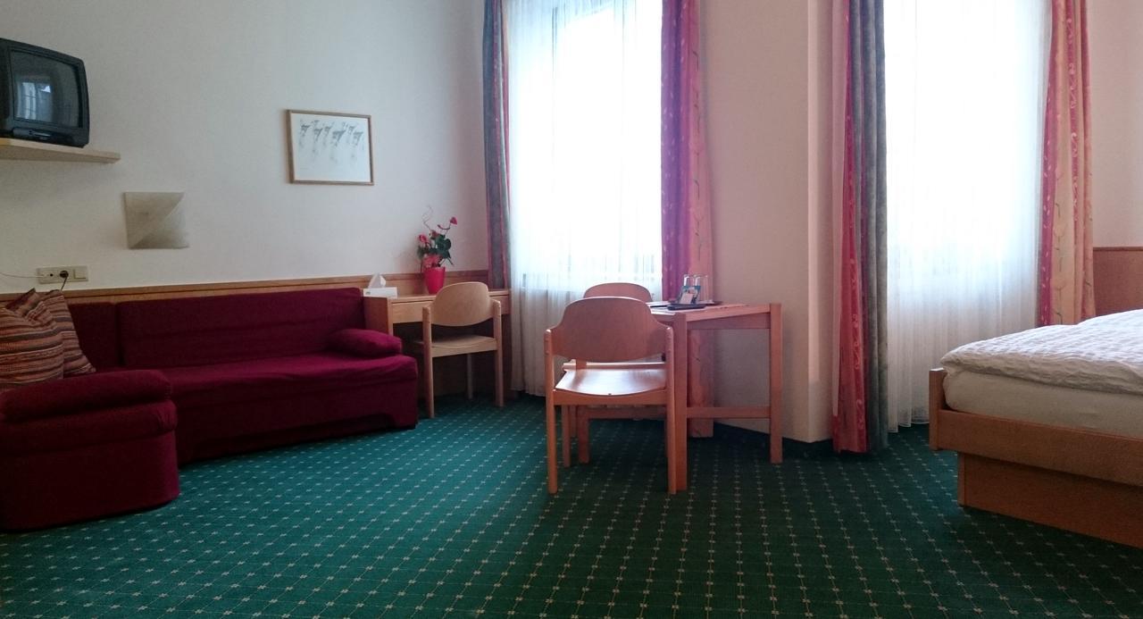 Hotel Zum Goldenen Hirschen Göstling an der Ybbs Buitenkant foto