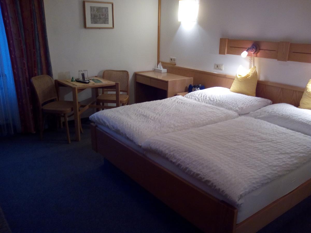 Hotel Zum Goldenen Hirschen Göstling an der Ybbs Buitenkant foto