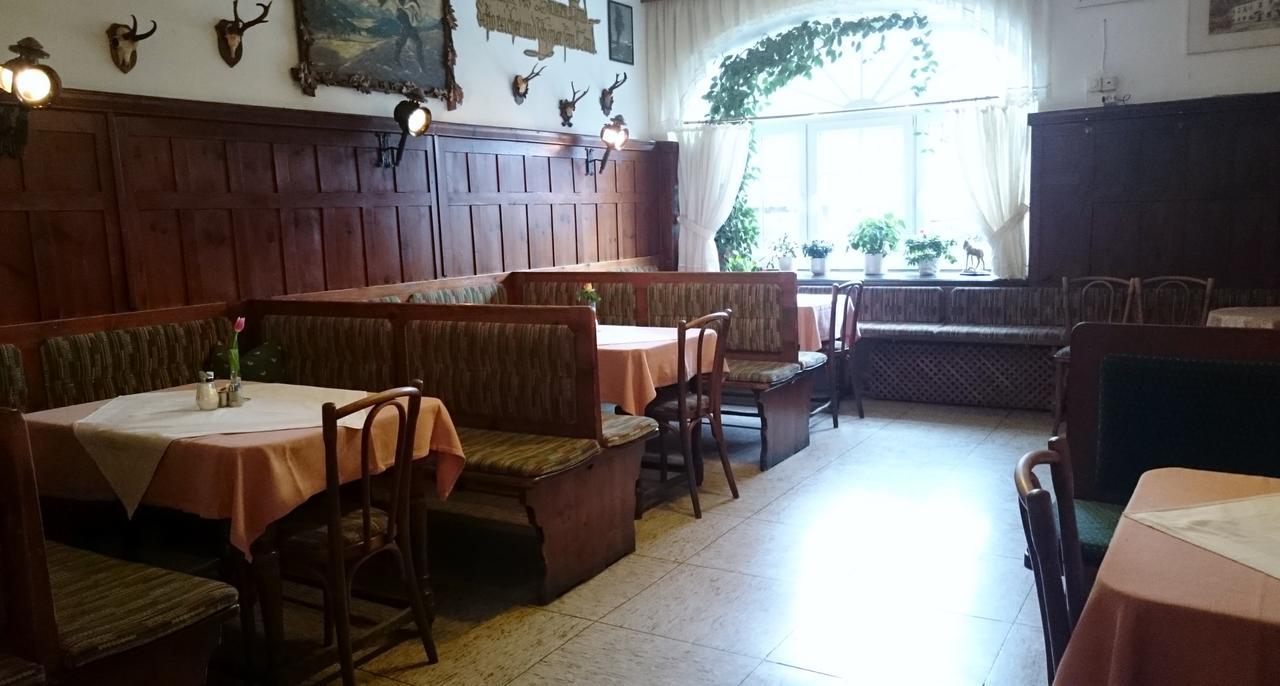 Hotel Zum Goldenen Hirschen Göstling an der Ybbs Buitenkant foto