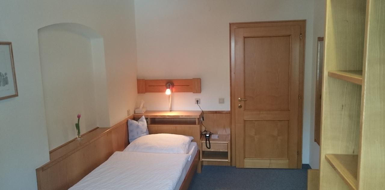 Hotel Zum Goldenen Hirschen Göstling an der Ybbs Buitenkant foto