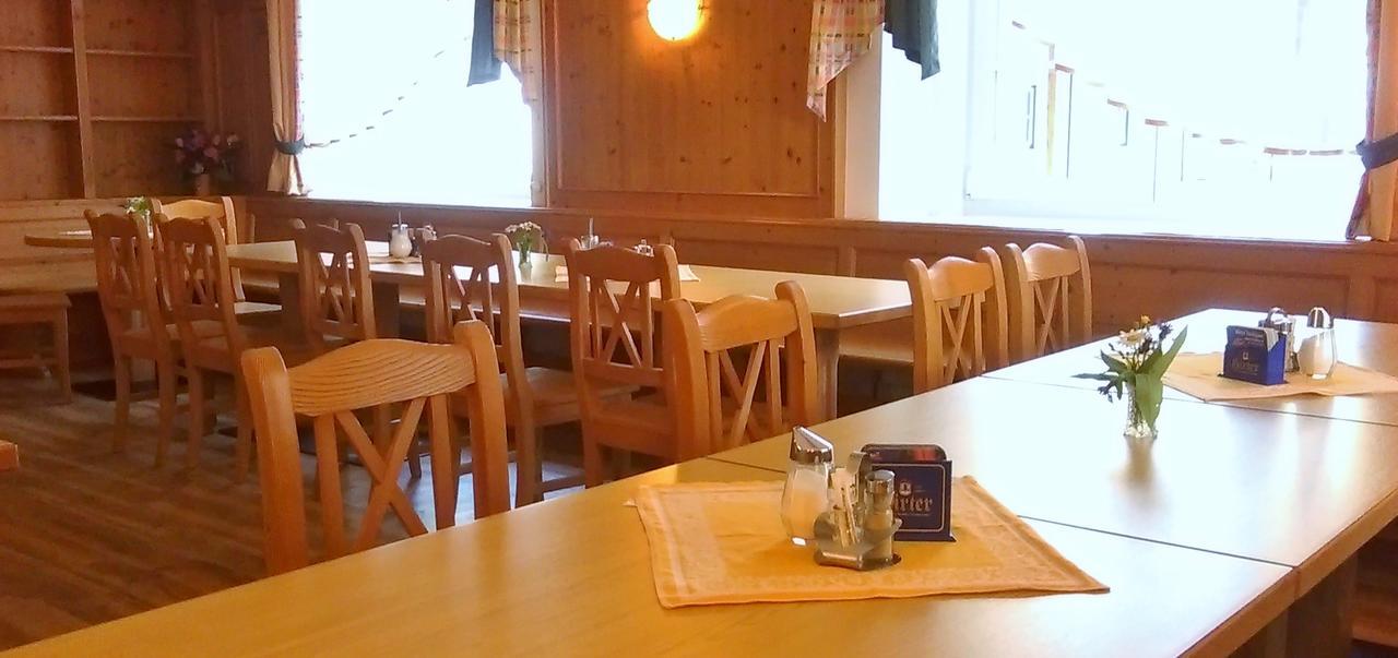 Hotel Zum Goldenen Hirschen Göstling an der Ybbs Buitenkant foto